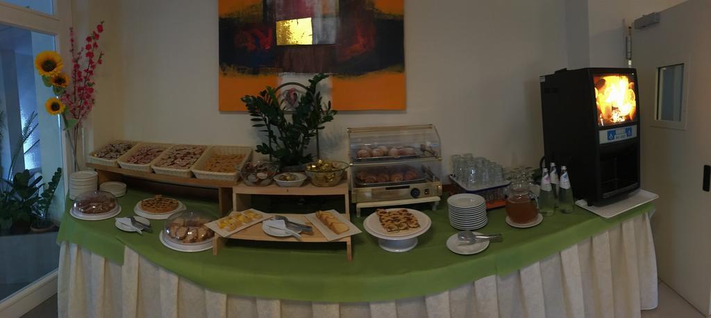 Hotel Gardesana Riva del Garda Ngoại thất bức ảnh