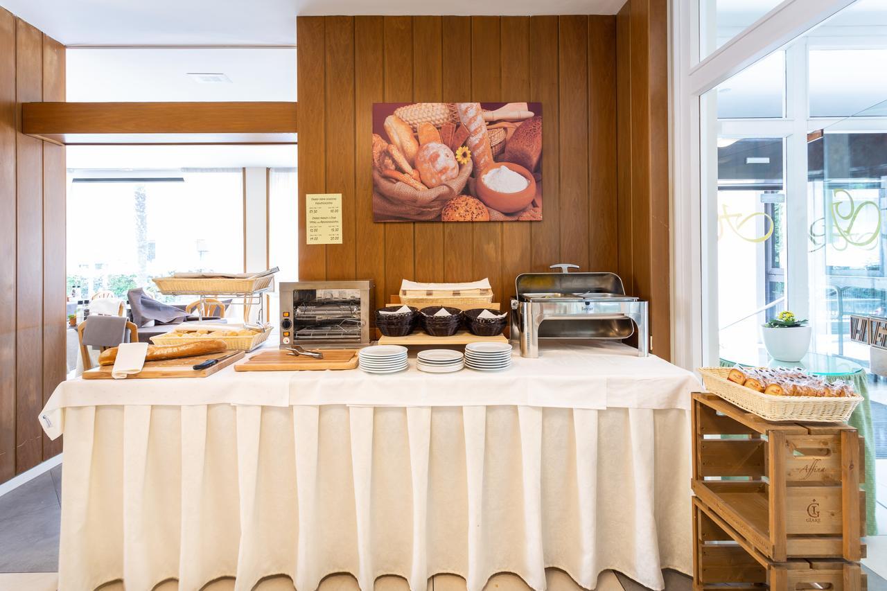 Hotel Gardesana Riva del Garda Ngoại thất bức ảnh