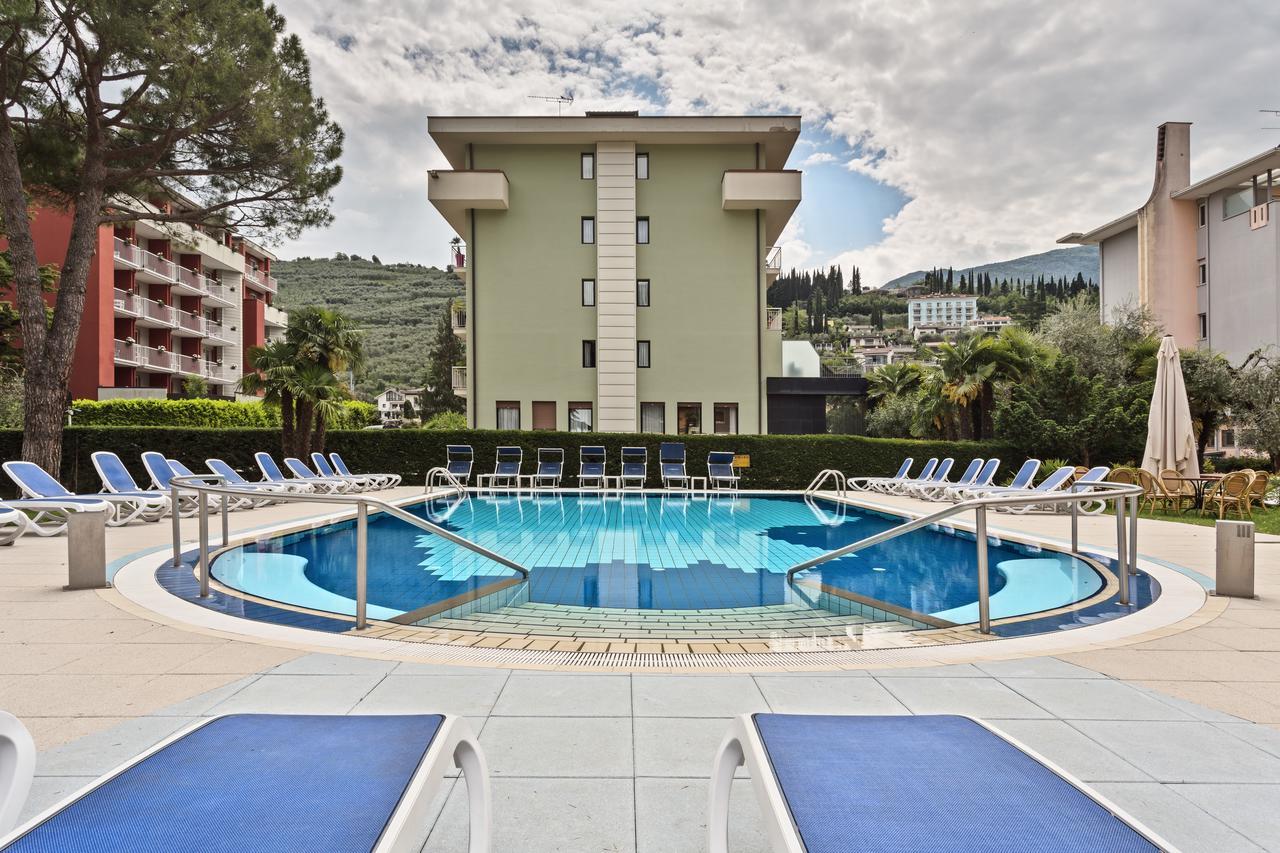 Hotel Gardesana Riva del Garda Ngoại thất bức ảnh